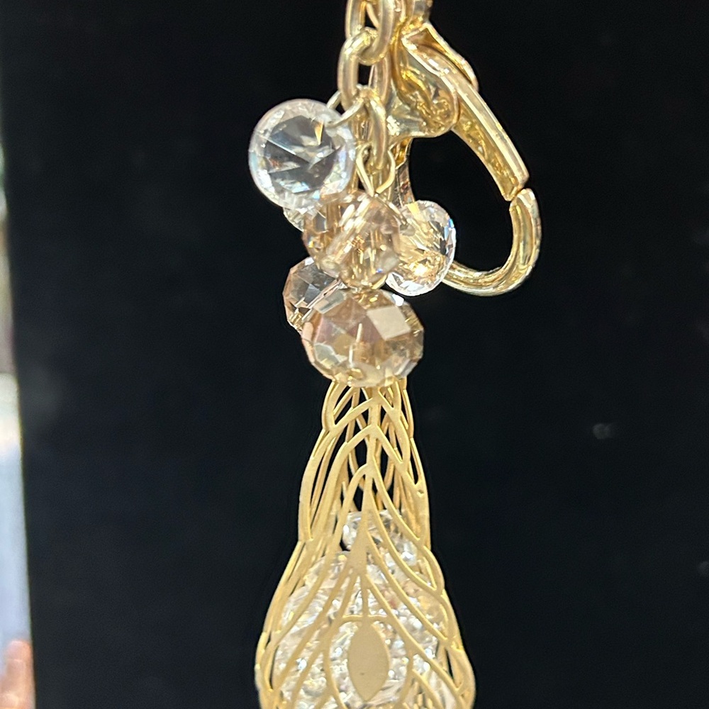 Elegant Gold and Crystal Drop Keychain